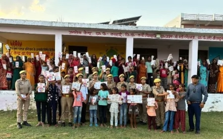 एण्टीरोमियों टीम ने चौपाल लगाकर महिलाओं, बालिकाओं को किया जागरूक