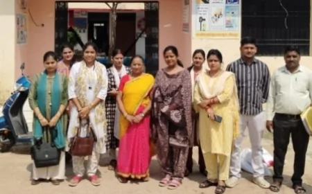 छात्राओ को बताया सेल्फ डिफेंस के तरीके