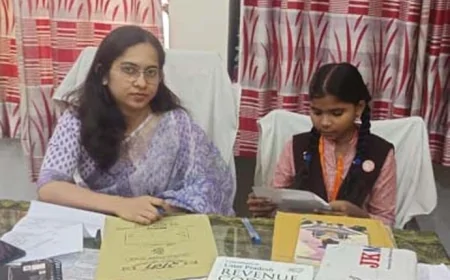 छात्रा मोनिका बनी एक दिन की सदर एसडीएम, सुनी जनसमस्यायें