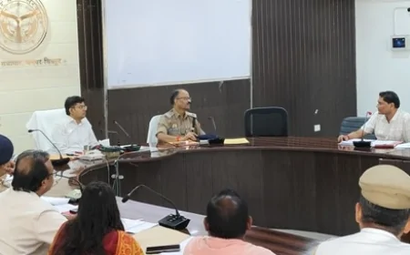 दीपावली मेला के पहले सड़क किनारे से हटवाएं अतिक्रमण : डीएम