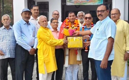 गृह नगर आगमन पर समाजसेवियों ने किया सम्मानित