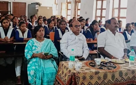 बालिका इंटर कॉलेज में छात्राओ ने लाइव सुना पीएम का अभिभाषण