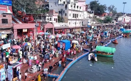 दीपदान को उमड़े श्रद्धालु, दीपो से जगमग हुई मंदाकिनी