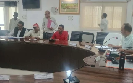 निर्वाचक नामवलियो के विशेष प्रगाढ़ पुनरीक्षण में सहयोग करें पार्टी पदाधिकारी : प्रभारी डीएम