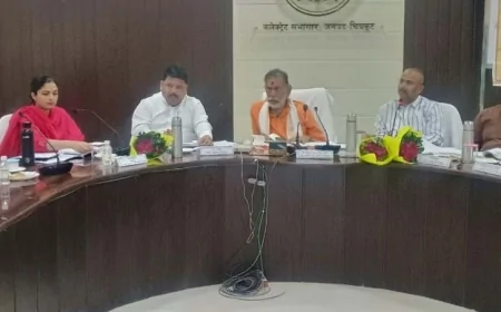 विकास कार्यों की गति में नहीं आना चाहिए कमी : प्रभारी मंत्री