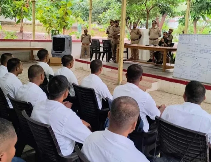 रिक्रूट आरक्षियों को एएसपी ने दी नए कानून की जानकारी