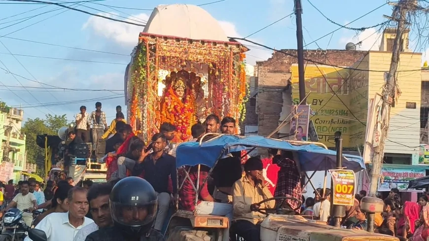 नम आंखों से दी माता को विदाई, भारी पुलिस बल की मौजूदगी में सम्पन्न हुआ देवी विसर्जन