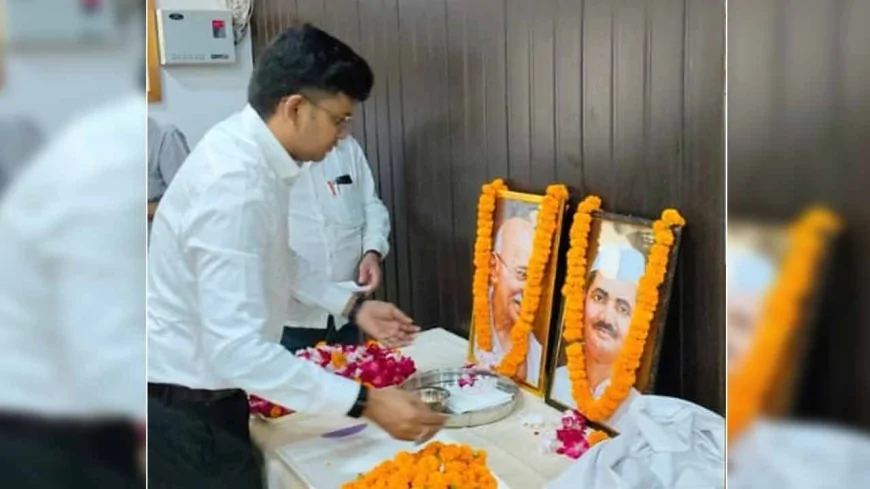 महापुरुषों के चरित्रो, मार्गों का करना चाहिए अनुसरण : डीएम