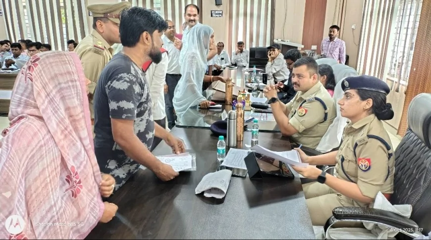 सम्पूर्ण समाधान दिवस पर अधिकारियों ने सुनी जन शिकायतें, त्वरित निस्तारण के दिए निर्देश