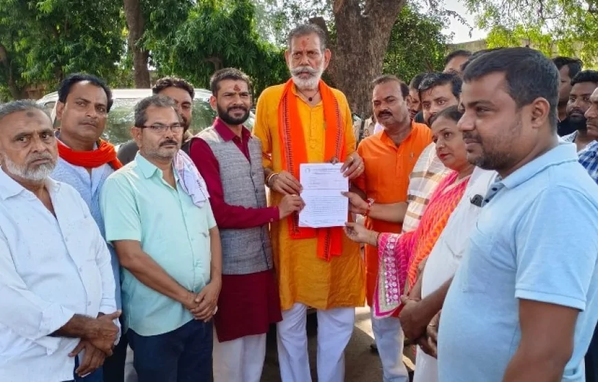 प्रभारी मंत्री को फल व सब्जी व्यापारियों ने सौंपा ज्ञापन