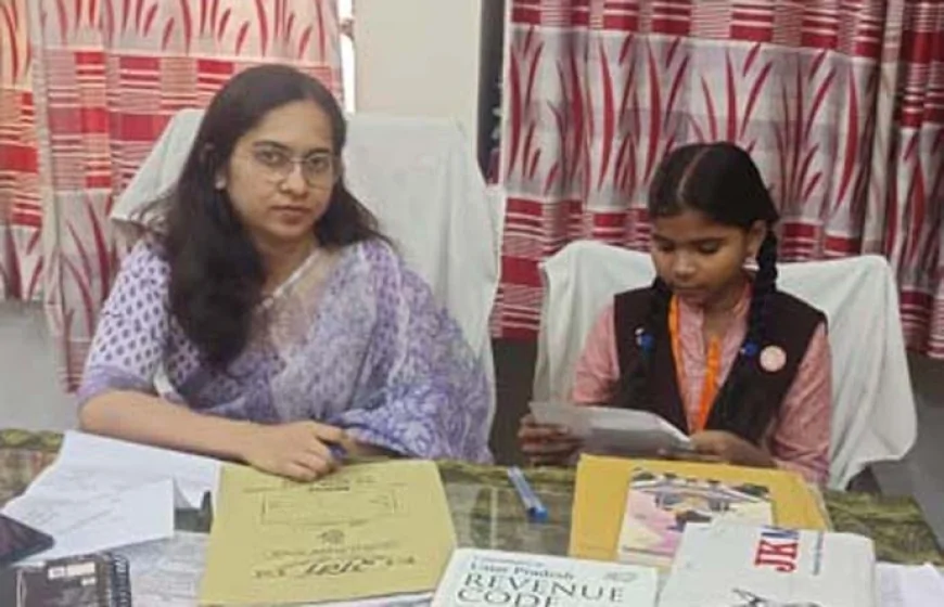 छात्रा मोनिका बनी एक दिन की सदर एसडीएम, सुनी जनसमस्यायें