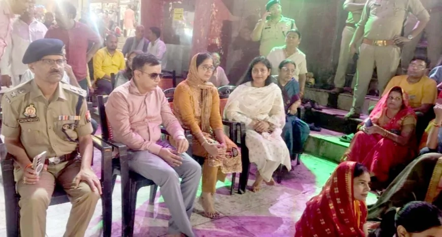 आयुक्त ने दीपदान कर सुरक्षा का लिया जायजा