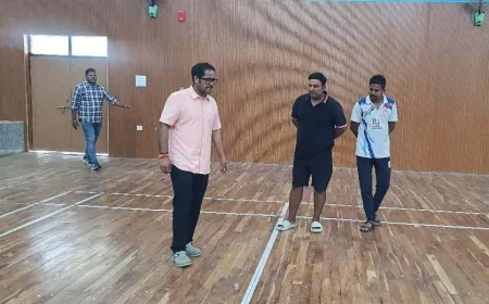 स्पोर्ट्स स्टेडियम का डीएम ने किया निरीक्षण