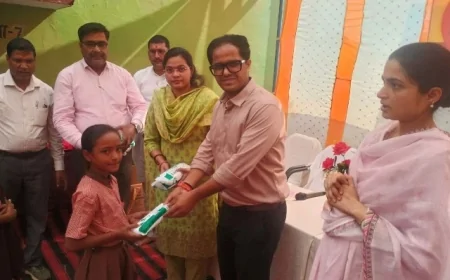 बाल विवाह मुक्त अभियान का डीएम ने किया शुभारंभ