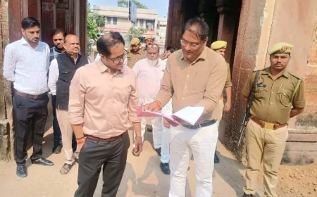 पुरानी कोतवाली परिसर एवं अटल पार्क का डीएम ने लिया जायजा