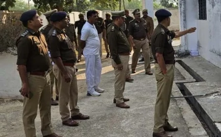 परेड सलामी लेकर एसपी ने पुलिस लाइन की देखी व्यवस्था