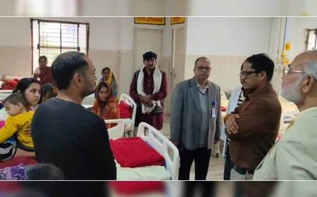 डीएम ने संयुक्त जिला चिकित्सालय का किया आकस्मिक निरीक्षण