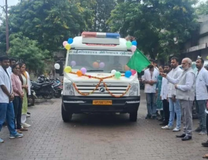 सीएमओ ने पांच मोबाइल मेडिकल यूनिट को दिखाई हरी झंडी