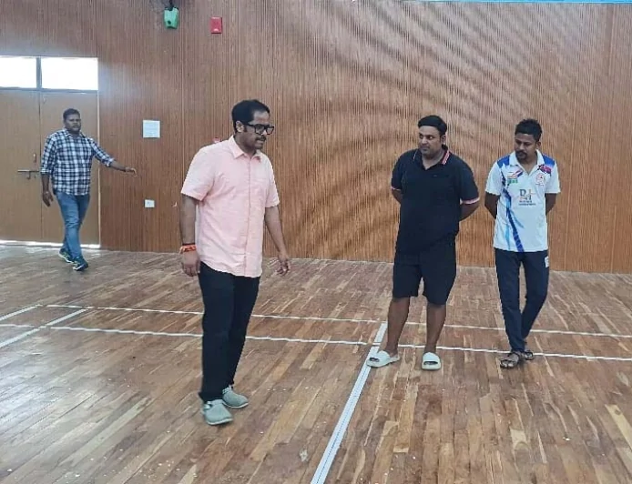 स्पोर्ट्स स्टेडियम का डीएम ने किया निरीक्षण