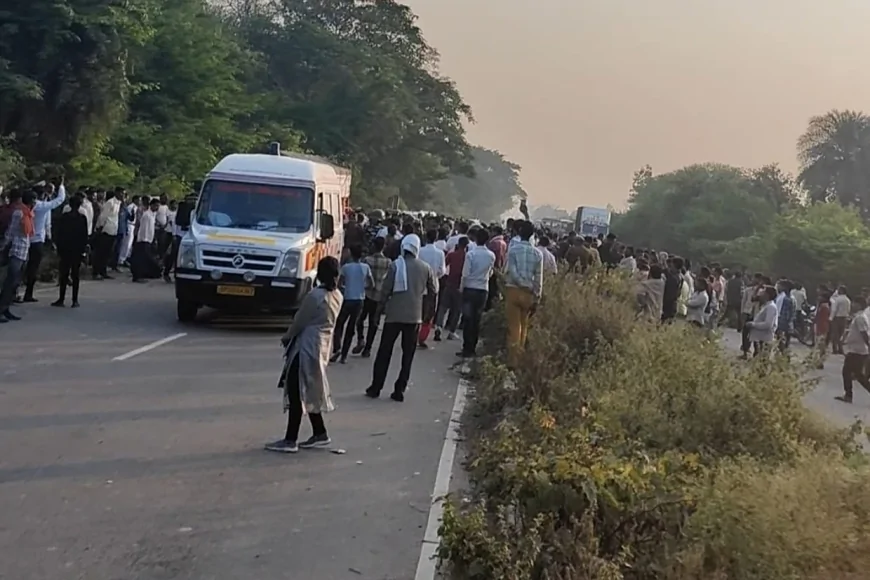 हमीरपुर में भीषण सड़क हादसा — गलत दिशा में आ रहे मिनी ट्रक ने रौंदी बाइक, तीन मजदूरों की दर्दनाक मौत