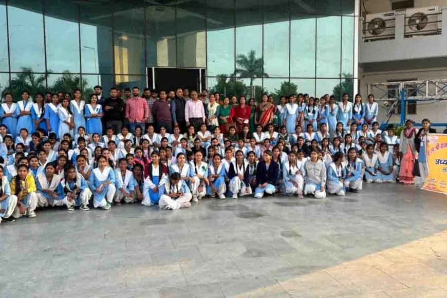 राजकीय इंजीनियरिंग कॉलेज बाँदा में राजकीय बालिका इण्टर कॉलेज की छात्राओं का शैक्षणिक भ्रमण संपन्न
