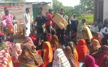 गरीबों को श्री भगवान भजनाश्रम ट्रस्ट ने बांटे कम्बल व खाद्यान्न