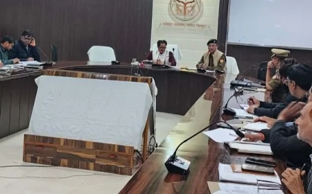 कोहरे से होने वाले हादसो से बचाव के लिए करें कार्य : डीएम