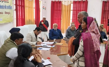 जिलाधिकारी की अध्यक्षता में मानिकपुर तहसील में संपूर्ण समाधान दिवस का आयोजन