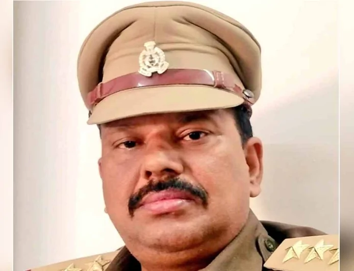 जालौन : कुठौंद थाना इंचार्ज अरुण कुमार राय का सरकारी आवास में खून से लथपथ शव मिला, मौत पर उठे सवाल