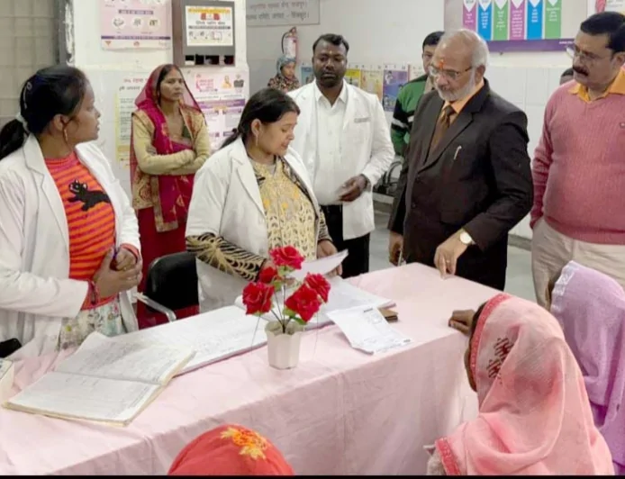 सीएचसी राजापुर का सीएमओ ने किया औचक निरीक्षण