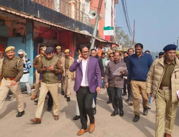 डीएम ने मेला क्षेत्र की व्यवस्थाओं का किया निरीक्षण