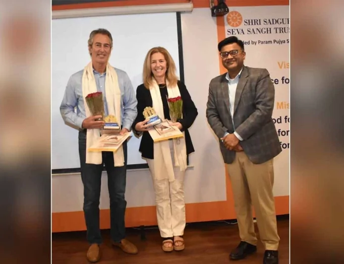 अमेरिका की वैश्विक पोषण विशेषज्ञ प्रो. क्रिस्टीना इकोनोमोस का चित्रकूट दौरा