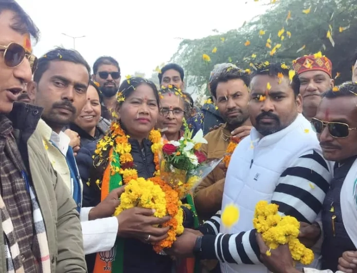 भाजपा की नवनिर्वाचित जिलाध्यक्ष शकुंतला निषाद का कुरारा में भव्य स्वागत