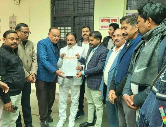 निजी फिटनेस सेंटरों में धांधली के आरोप, व्यापार मंडल ने एसडीएम को सौंपा ज्ञापन