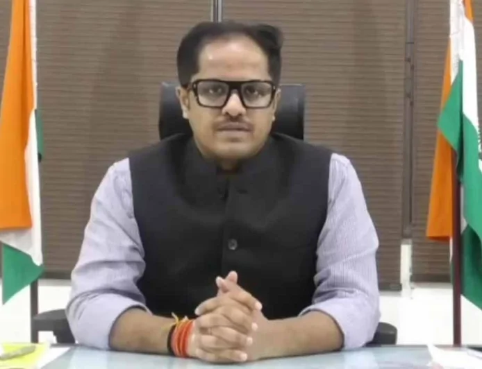 भव्यता और गरिमा के साथ मनेगा उत्तर प्रदेश दिवस : डीएम