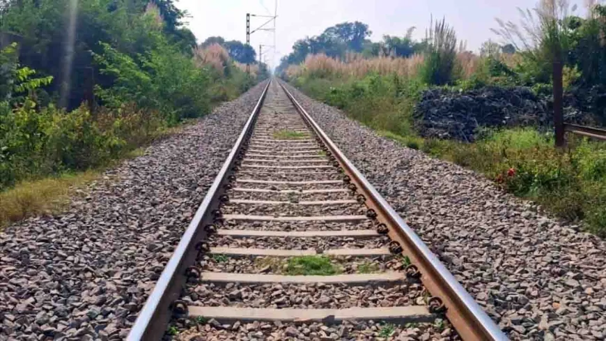 रेलखंड दोहरीकरण कार्य से कई ट्रेनों का संचालन प्रभावित, 11 दिसंबर को झांसी-बांदा सहित प्रमुख रूट बंद रहेंगे