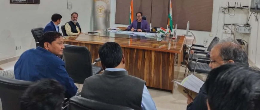 प्राथमिकता के अनुसार हटाया जाये विद्यालयों के ऊपर से गुजर रही हाईटेशन लाइन तार : डीएम