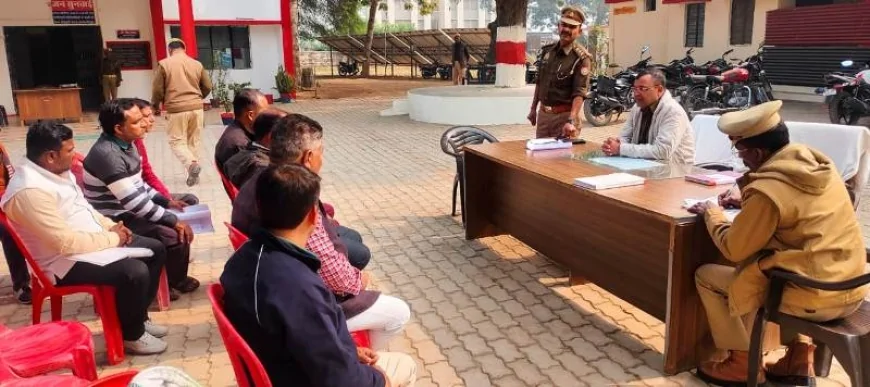 अपर पुलिस अधीक्षक की अध्यक्षता में मऊ व थाना बरगढ़ में समाधान दिवस का आयोजन किया गया