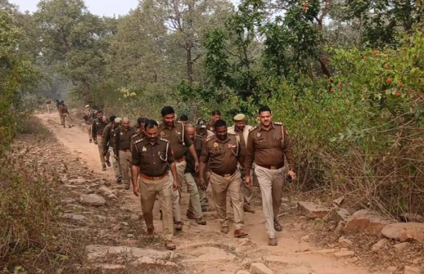 पुलिस बल ने जंगलों में की कॉम्बिंग