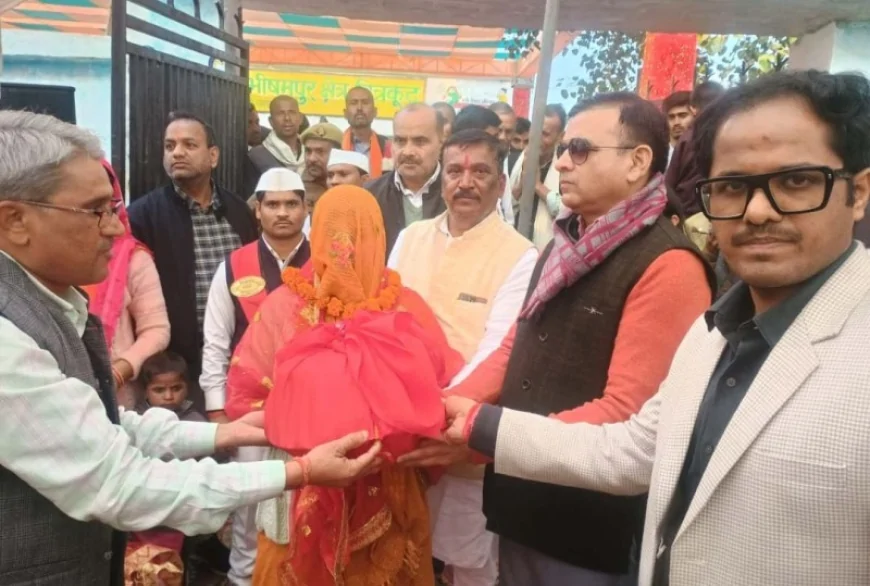 जन चौपाल में आयुक्त ने सुनी ग्रामीणों की समस्याएं