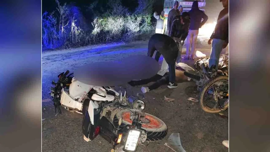 बाइकों की आपस में टक्कर के बाद ट्रक ने रौंदा, दो युवकों की मौके पर मौत