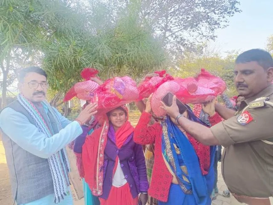 कंबल व खाद्यान्न सामग्री प्रकार कोल आदिवासियों के चेहरे खिले