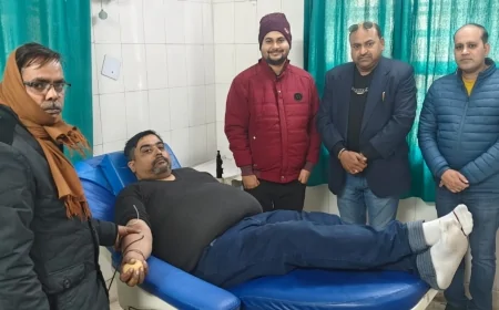 बुंदेलखंड न्यूज़ के डेस्क वीडियो एडिटर ने किया रक्तदान, मानवीय सेवा की पेश की मिसाल