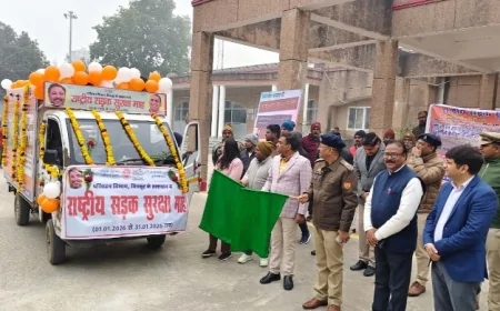 जन जागरुकता प्रचार वाहन को दिखाई हरी झंडी