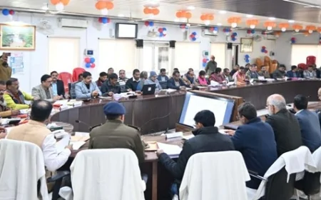 शासन के संसाधनों का सदुपयोग कर गुणवत्तापूर्ण, समयबद्ध एवं पारदर्शी कार्य कराएं अधिकारी : मंत्री