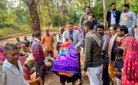 जरूरतमंदो को बांटे गए कंबल