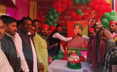 सदर विधायक ने मैनपुरी सांसद डिंपल यादव के जन्मदिन पर किया कन्यापूजन