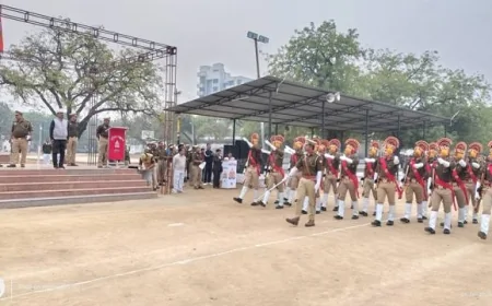 पुलिस लाइन बांदा में 77वें गणतंत्र दिवस परेड की फुल ड्रेस रिहर्सल सम्पन्न, एसपी ने किया निरीक्षण