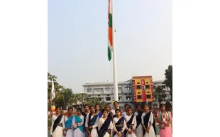 संत थॉमस स्कूल में हर्षोल्लास के साथ मनाया गया 77वां गणतन्त्र दिवस