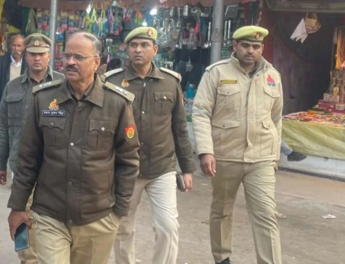 परिक्रमा मार्ग में सुरक्षा व्यवस्था का एसपी ने लिया जायजा